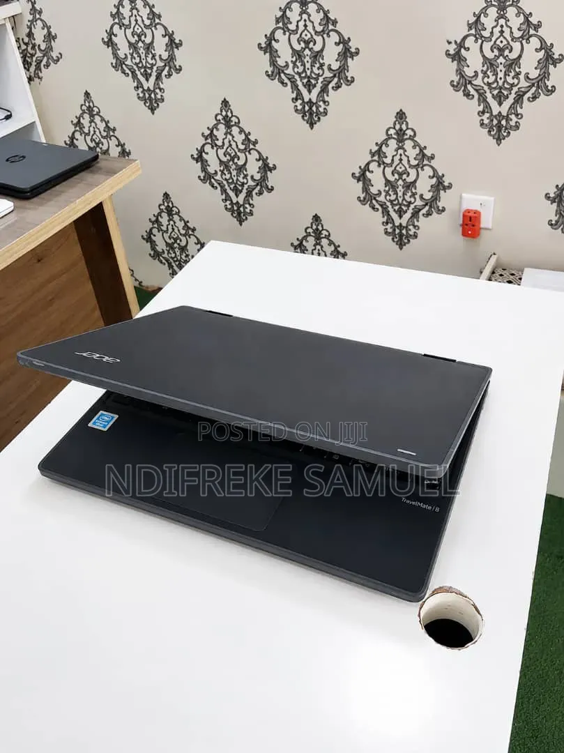 Laptop Acer Aspire E360 4GB Intel Pentium SSD 72GB