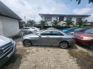 Mercedes-Benz C300 2016 Gray
