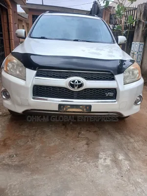 Toyota RAV4 2010 White