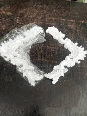 Pu Corner Ornament