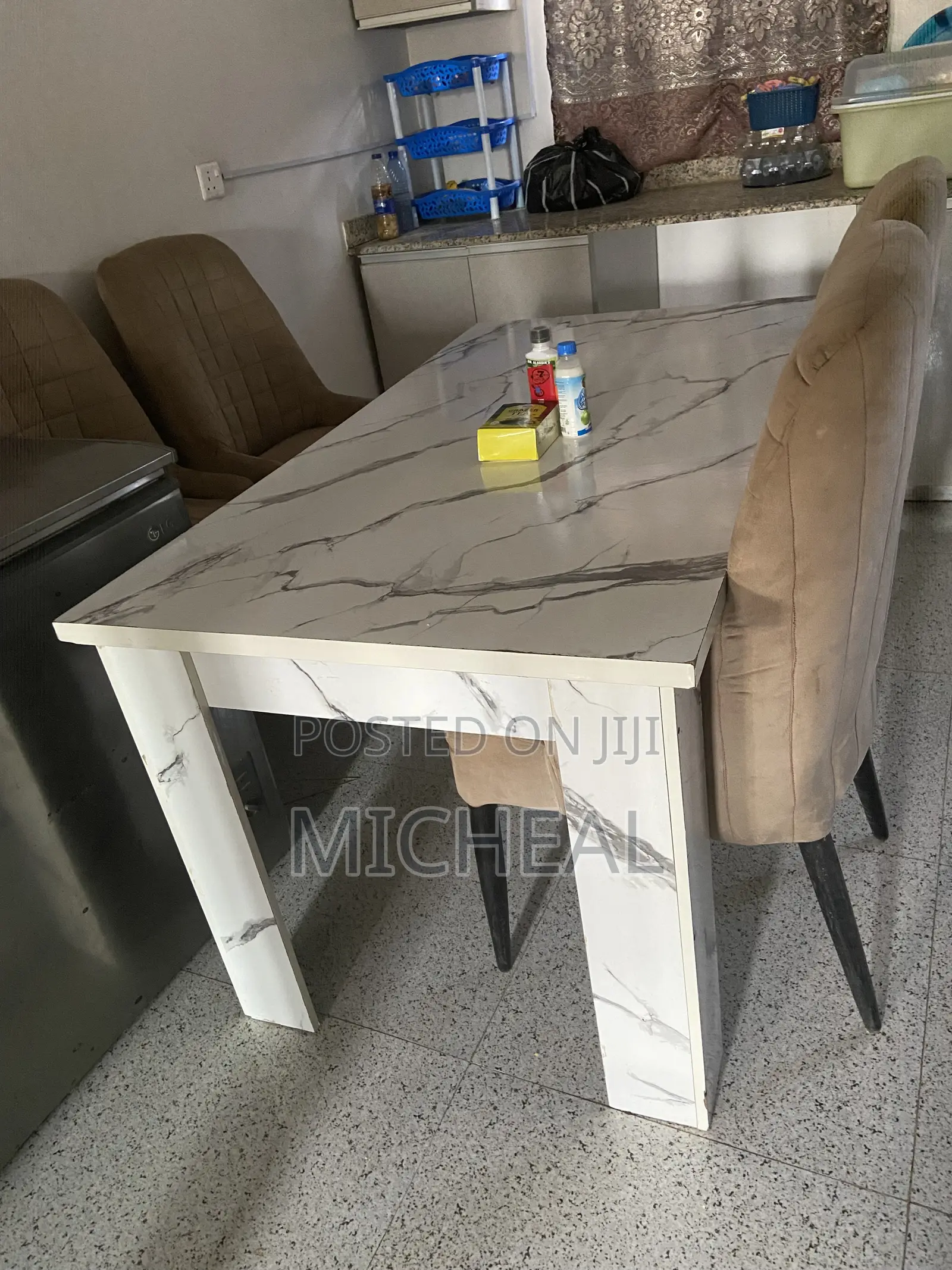 Complete Dining Set With 4 Chairs