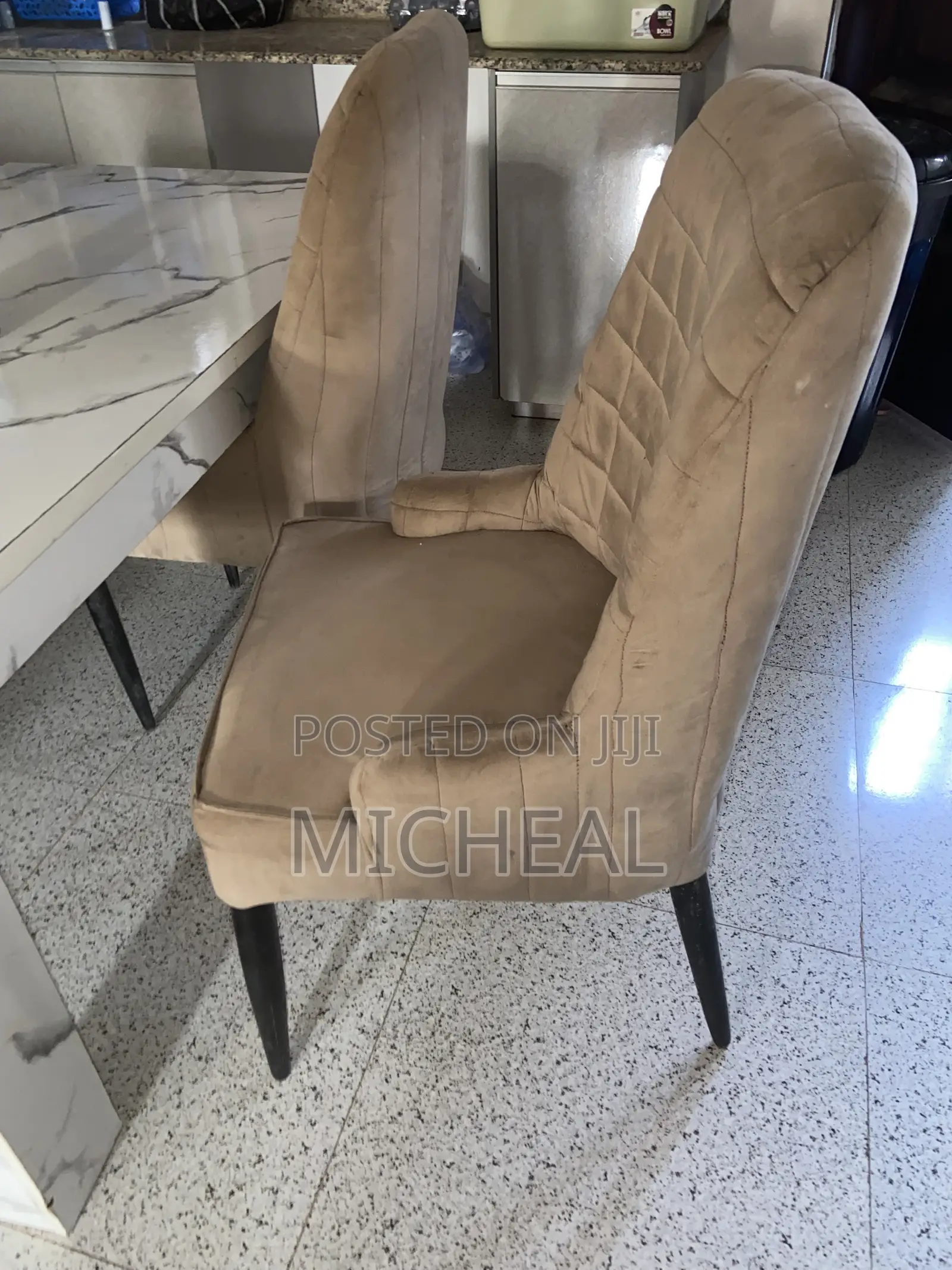 Complete Dining Set With 4 Chairs