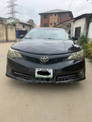 Toyota Camry SE 4dr Sedan (2.5L 4cyl 6A) 2013 Black