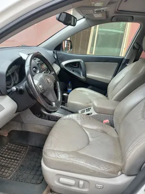 Toyota RAV4 2010 White