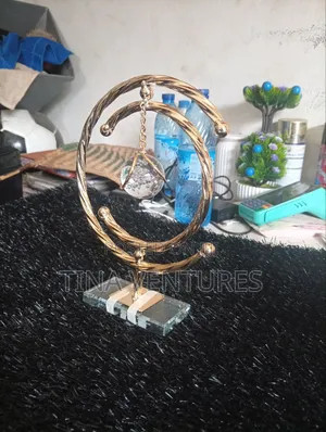 Figurines and Statues 
Available in Bulk. 
Original Quality 100%