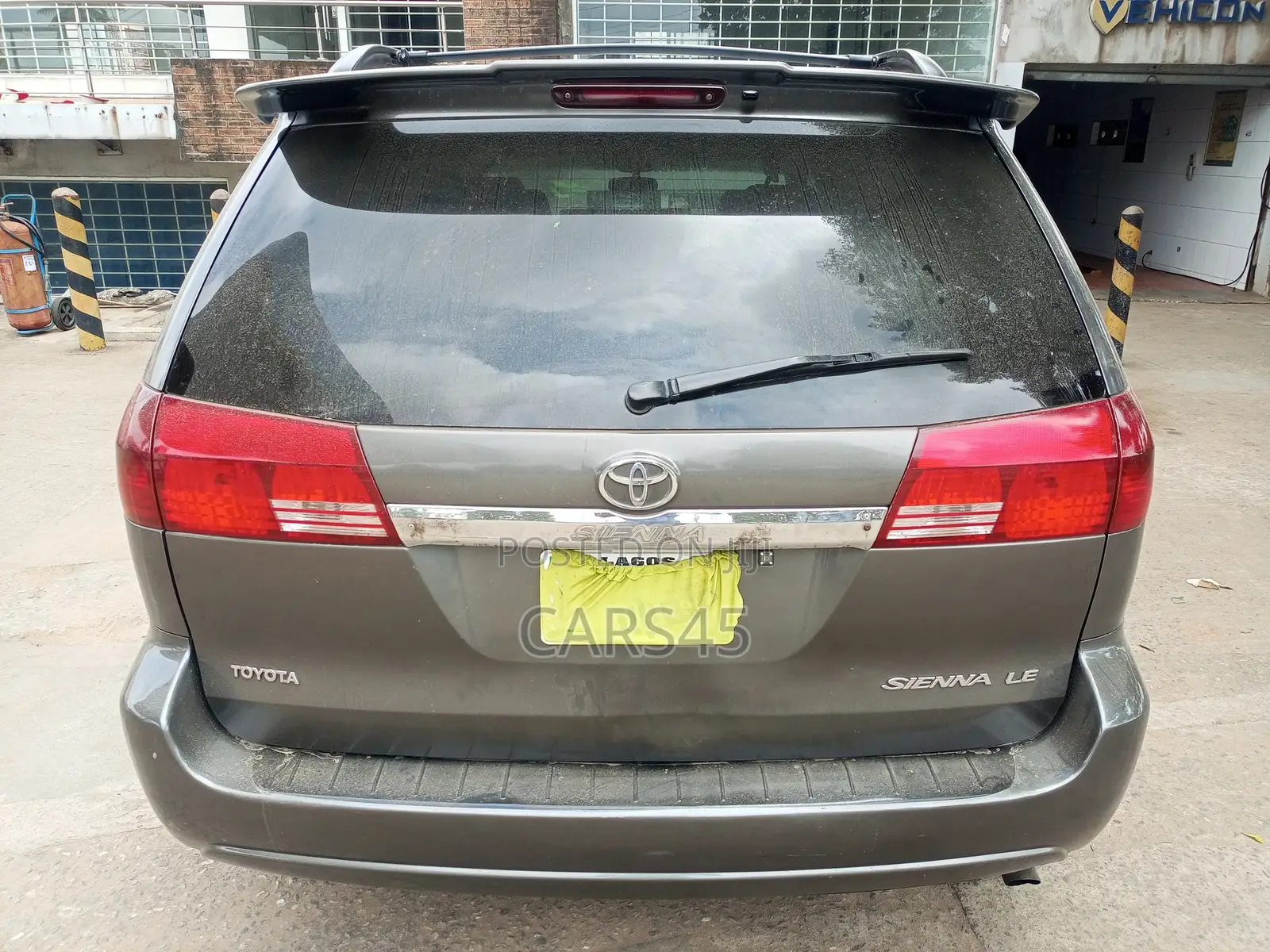 Toyota Sienna 2004 Gray