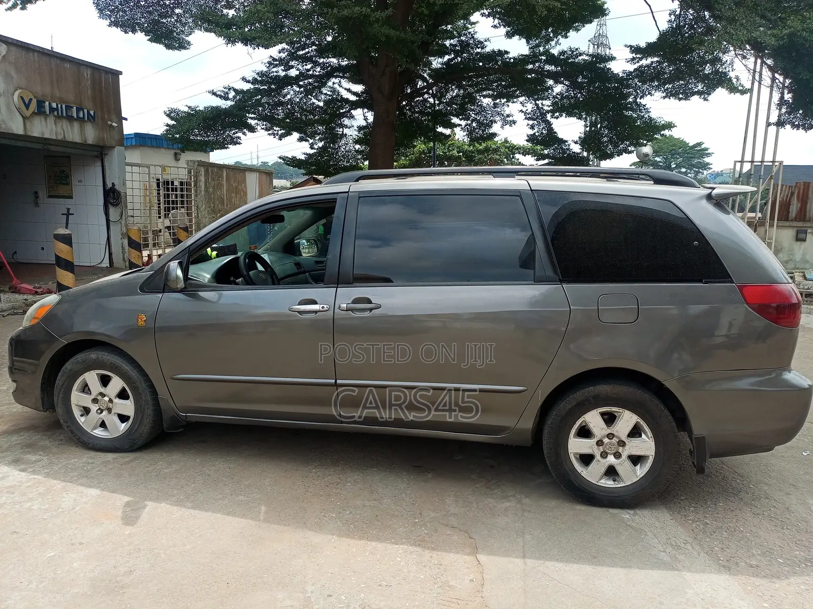 Toyota Sienna 2004 Gray