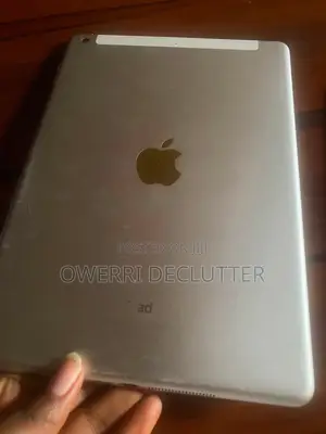 Apple iPad Air 128 GB Silver