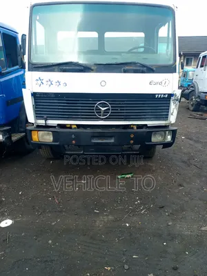 Mercedes Truck Cap 2000 White