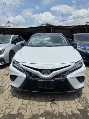 Toyota Camry 2020 White