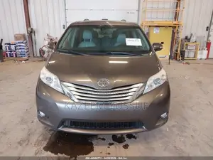 Toyota Sienna Limited 7-Passenger 4dr Minivan (3.5L 6cyl 6A) 2014 Gray