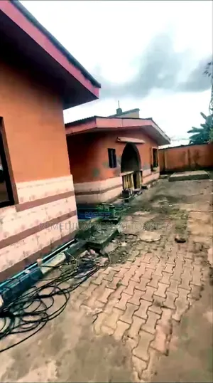 8bdrm Block of Flats in Abule Egba for sale