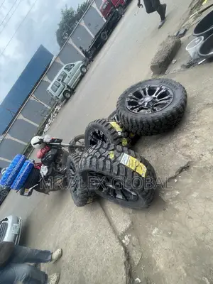 20 INCHES Wrangler Jeep Off-Road Rim and Off-Road Tires 5pies