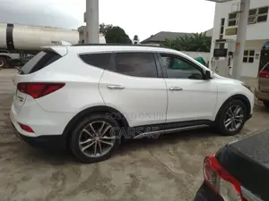 Hyundai Santa Fe 2017 White