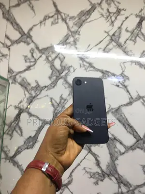 Apple iPhone 16e 128 GB Black