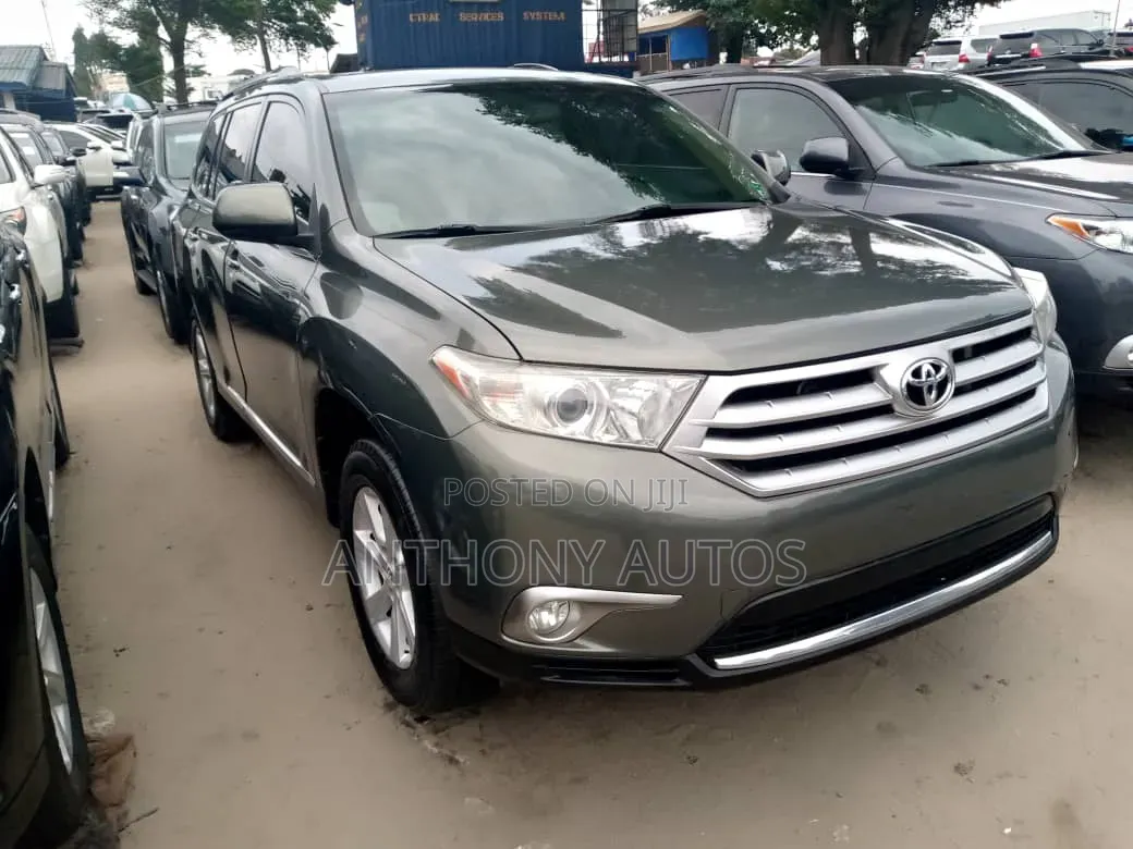 Toyota Highlander 2012 Gray