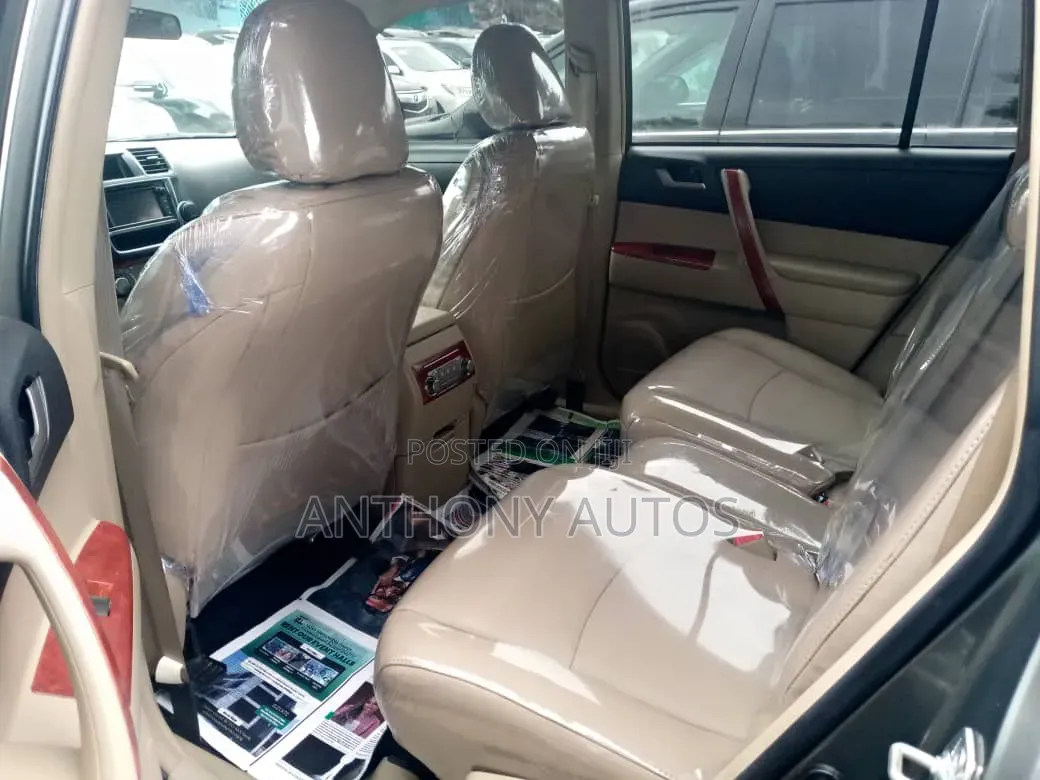 Toyota Highlander 2012 Gray