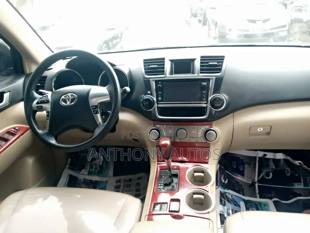 Toyota Highlander 2012 Gray
