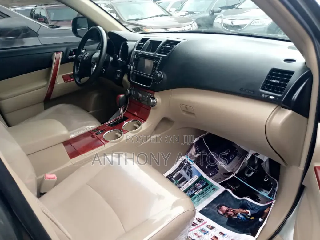 Toyota Highlander 2012 Gray