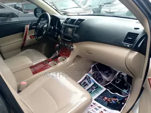 Toyota Highlander 2012 Gray
