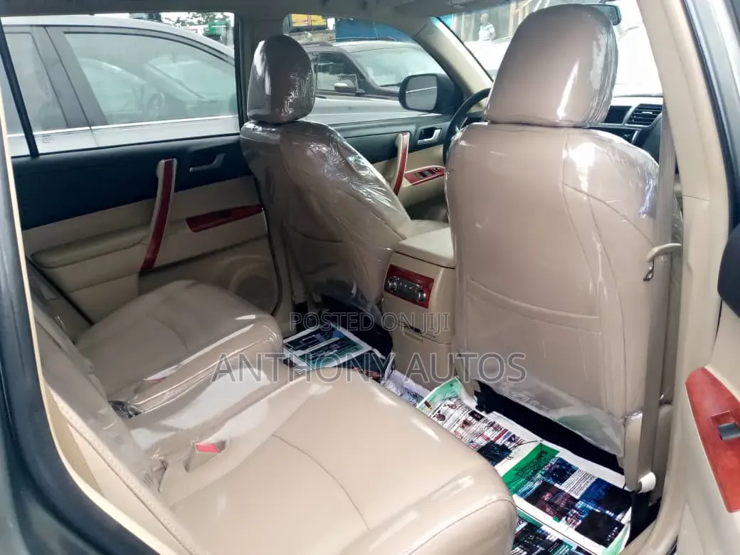 Toyota Highlander 2012 Gray