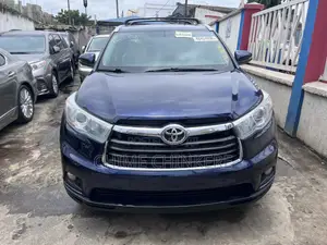 Toyota Highlander XLE 4dr SUV AWD (3.5L 6cyl 6A) 2015 Blue