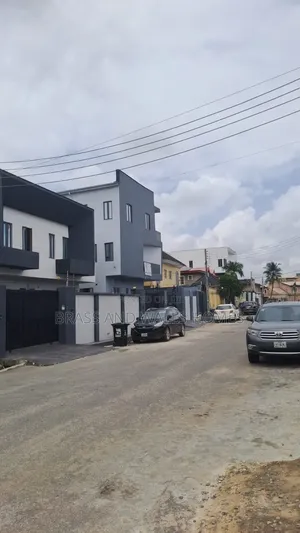 Furnished 4bdrm Duplex in Ogba GRA for sale