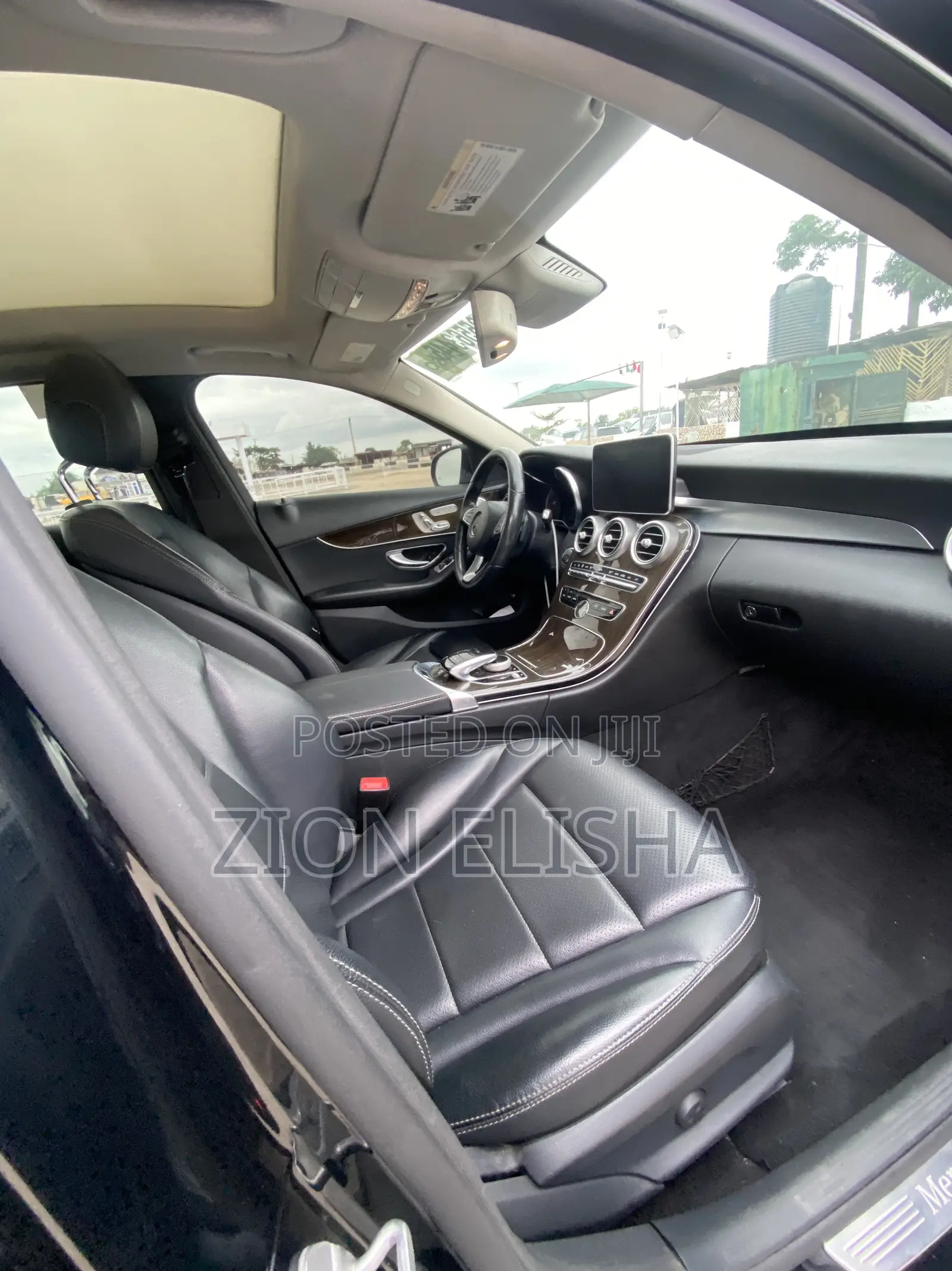 Mercedes-Benz C300 2017 Black
