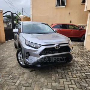 Toyota RAV4 2022 Silver