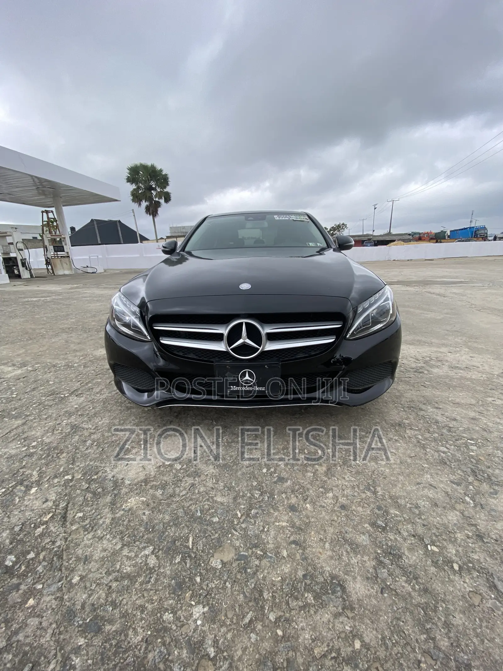 Mercedes-Benz C300 2017 Black