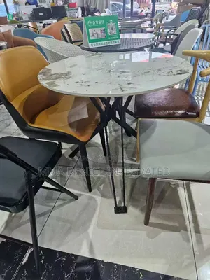 Modern Round Marble Dining Table – Elegant Stylish