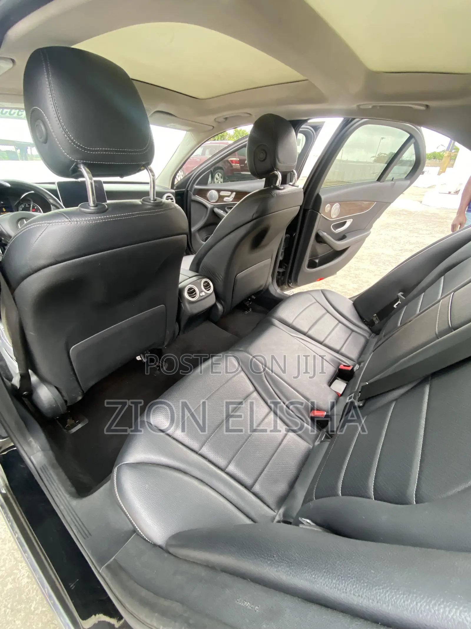 Mercedes-Benz C300 2017 Black