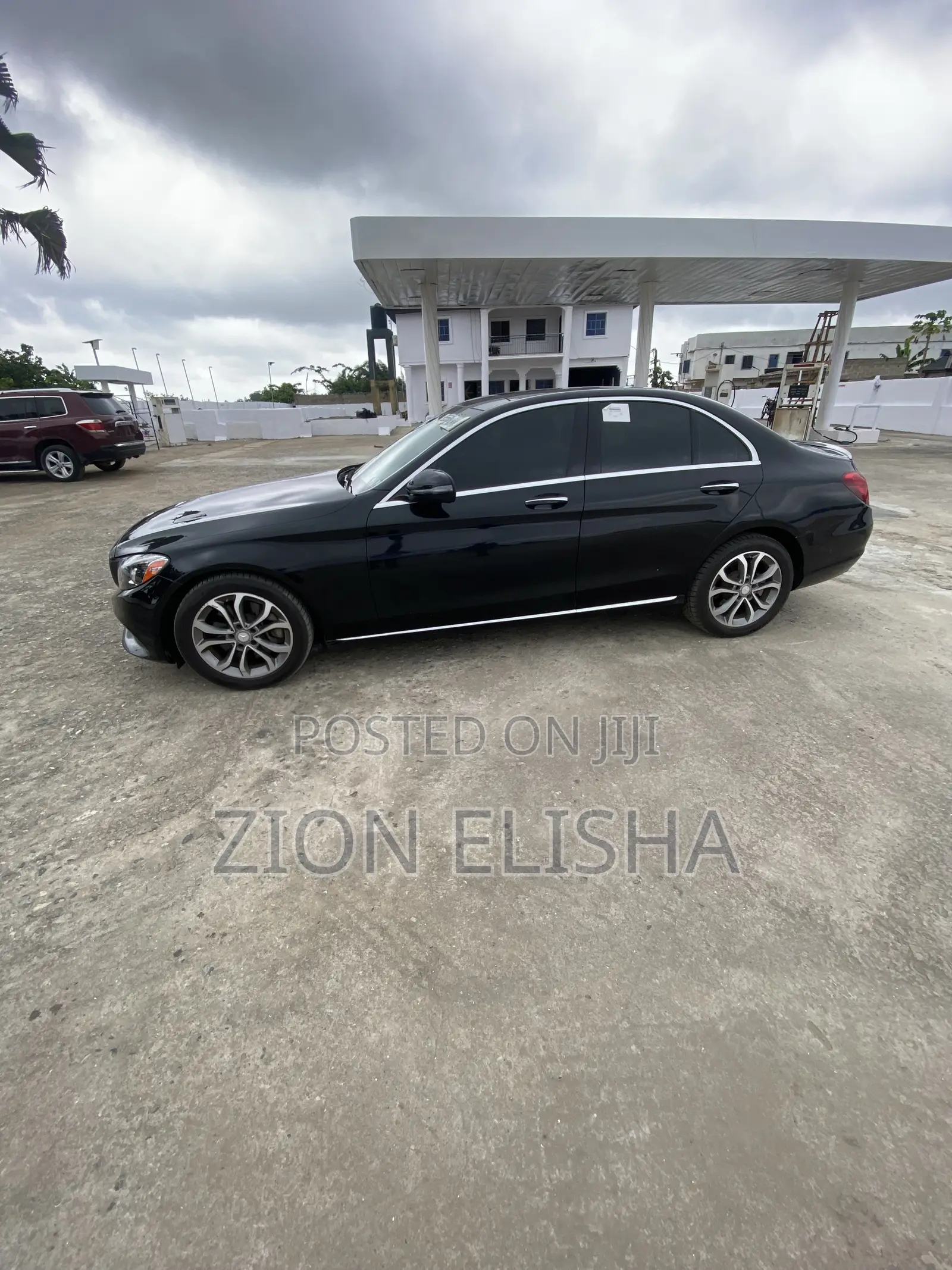 Mercedes-Benz C300 2017 Black