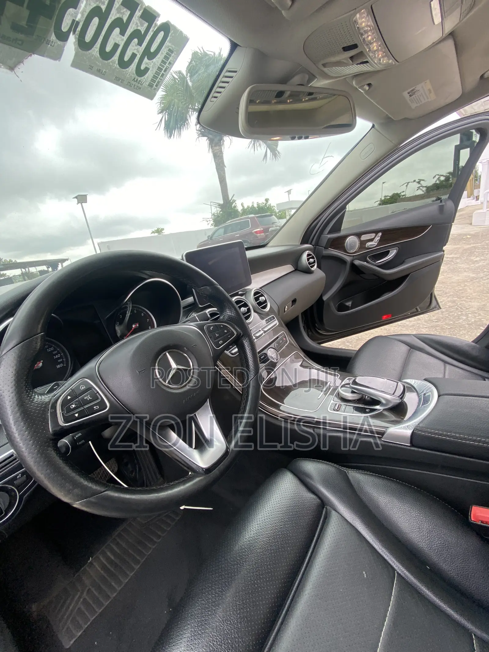 Mercedes-Benz C300 2017 Black
