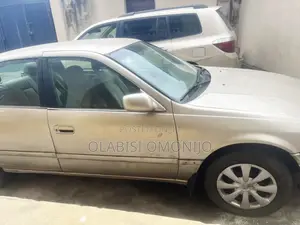Toyota Camry Automatic 1999 Gold