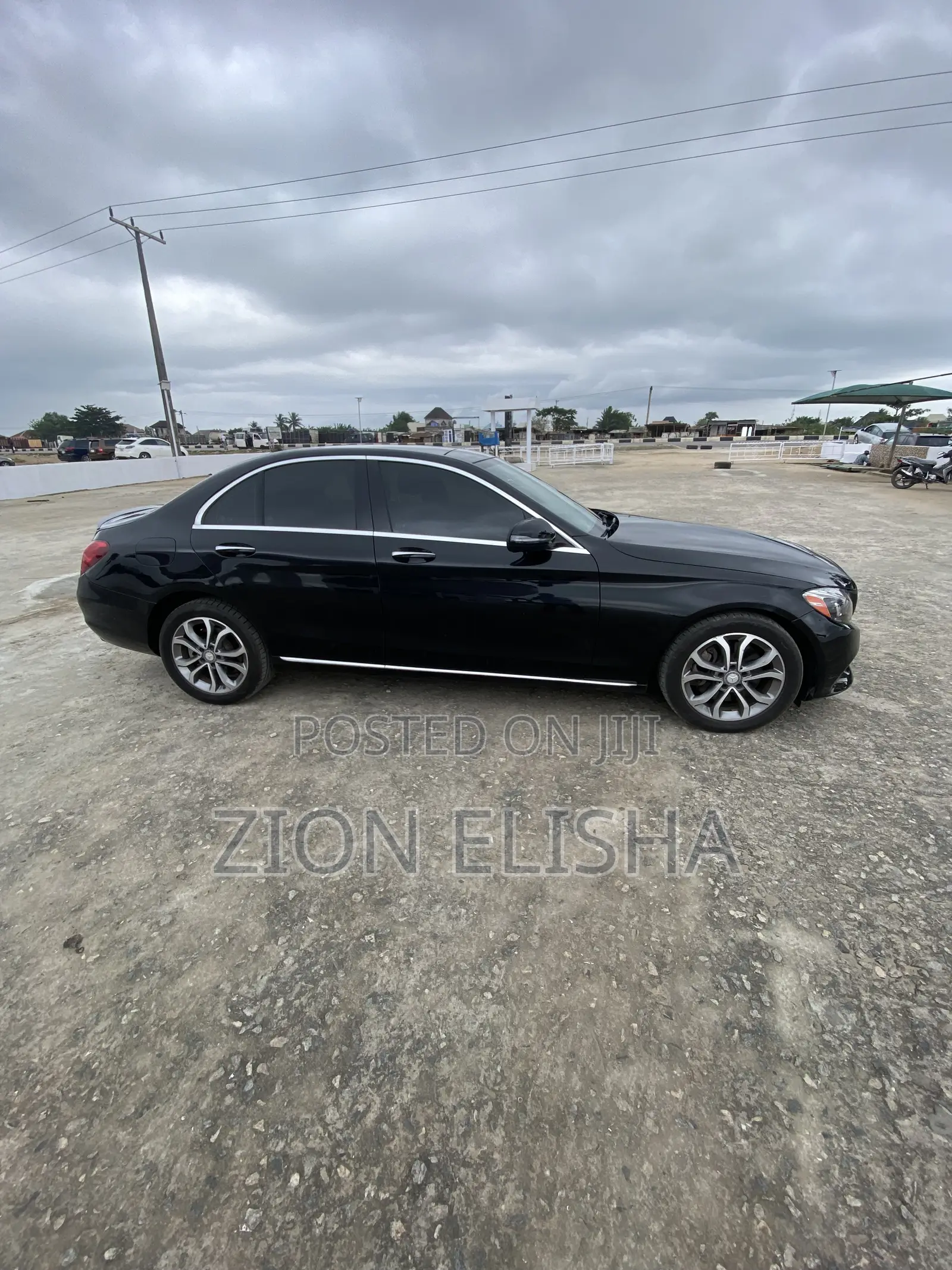 Mercedes-Benz C300 2017 Black