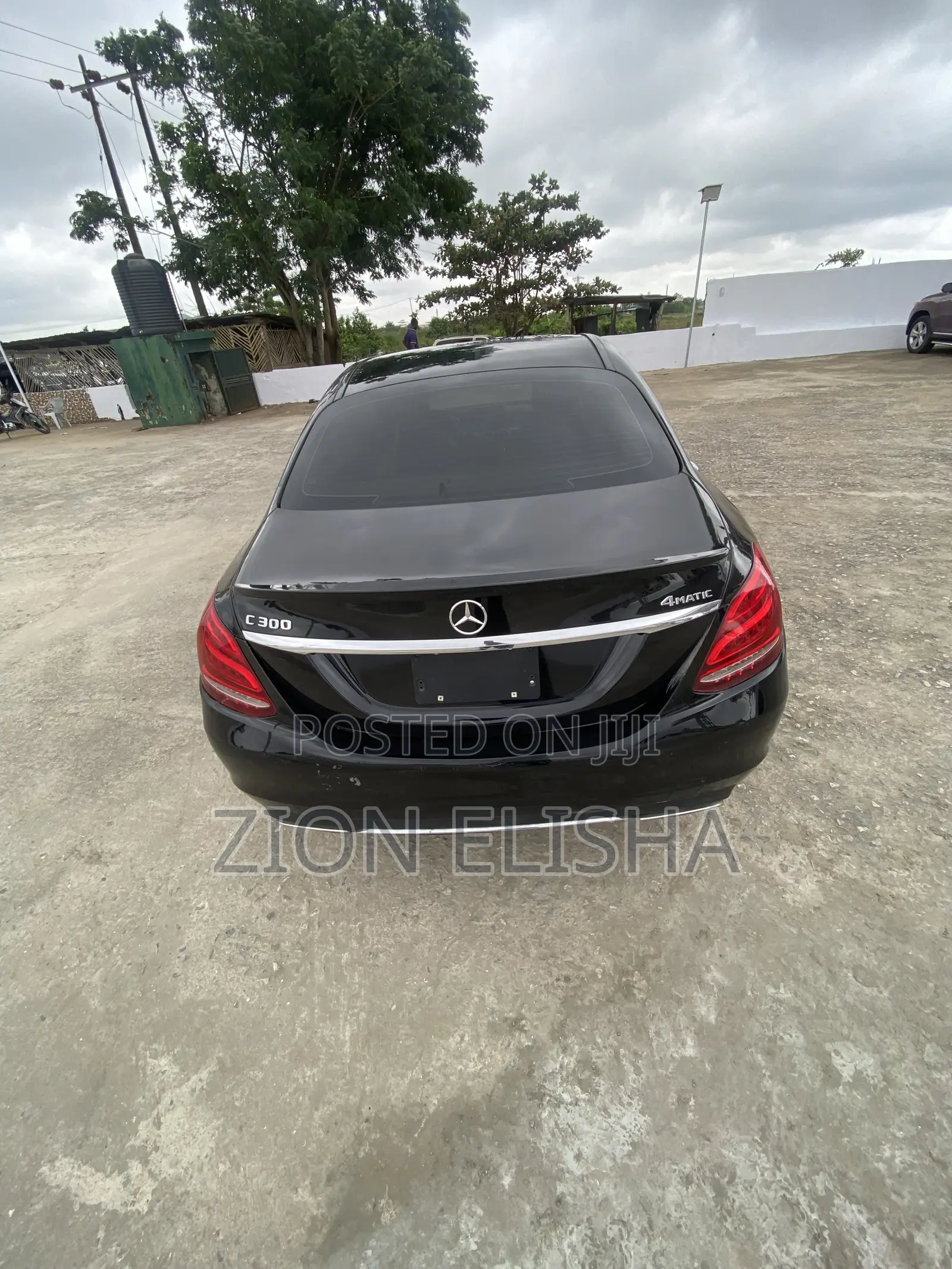 Mercedes-Benz C300 2017 Black
