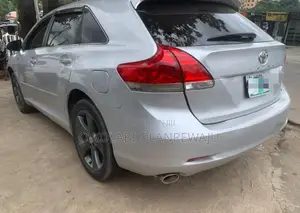 Toyota Venza 2010 Silver