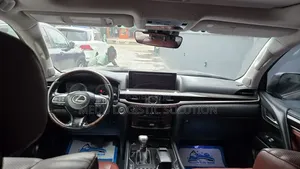 Lexus LX 2018 Gold