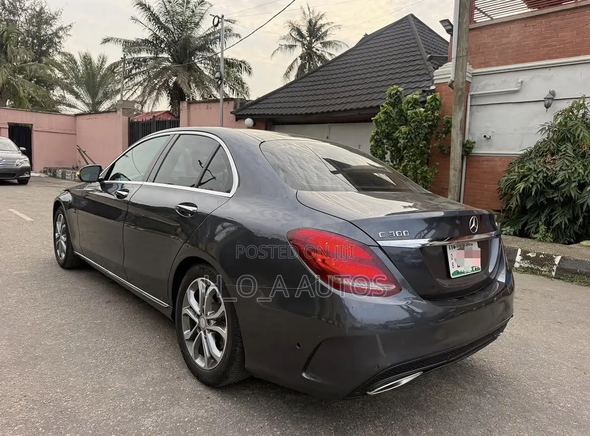 Mercedes-Benz C300 2016 Gray