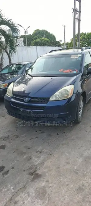 Toyota Sienna 2005 Blue