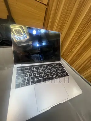 Laptop Apple MacBook Pro 2017 8GB Intel Core i5 SSD 256GB