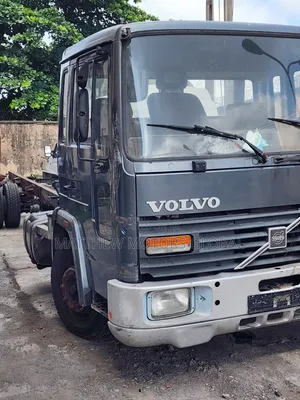 Clean Foreign Used Volvo FL6 Cap Chassis Truck