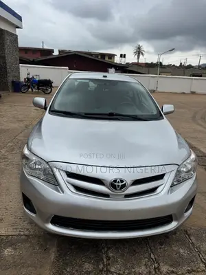Toyota Corolla LE 4dr Sedan (1.8L 4cyl 4A) 2012 Silver