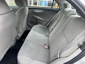 Toyota Corolla LE 4dr Sedan (1.8L 4cyl 4A) 2012 Silver