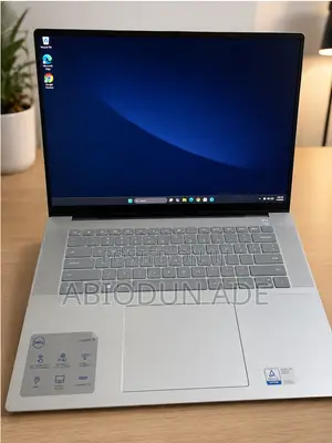 Laptop Dell Inspiron 16 5630 8GB Intel Core i5 SSD 512GB
