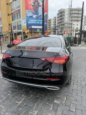 Mercedes-Benz C300 2024 Black