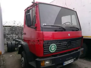 2000 Mercedes-Benz Truck Chassis Red Cab Chassis for Sale