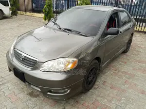 Toyota Corolla 2005 Gray