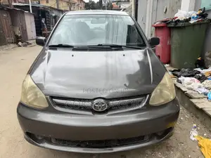 Toyota Echo Sedan 2005 Gray
